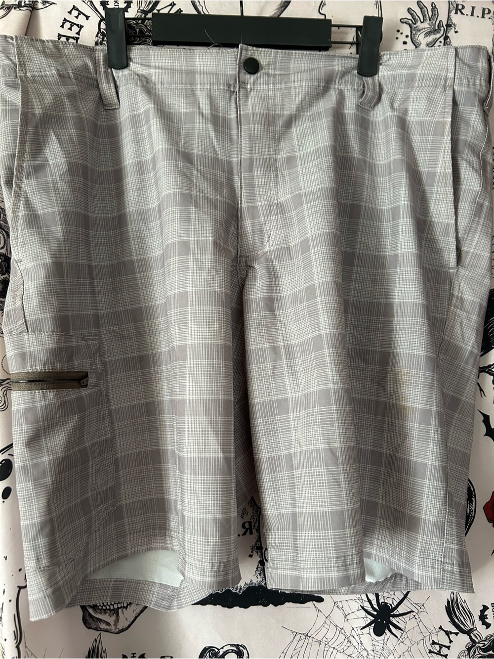 Lee Men's Light Gray Plaid Cargo Shorts